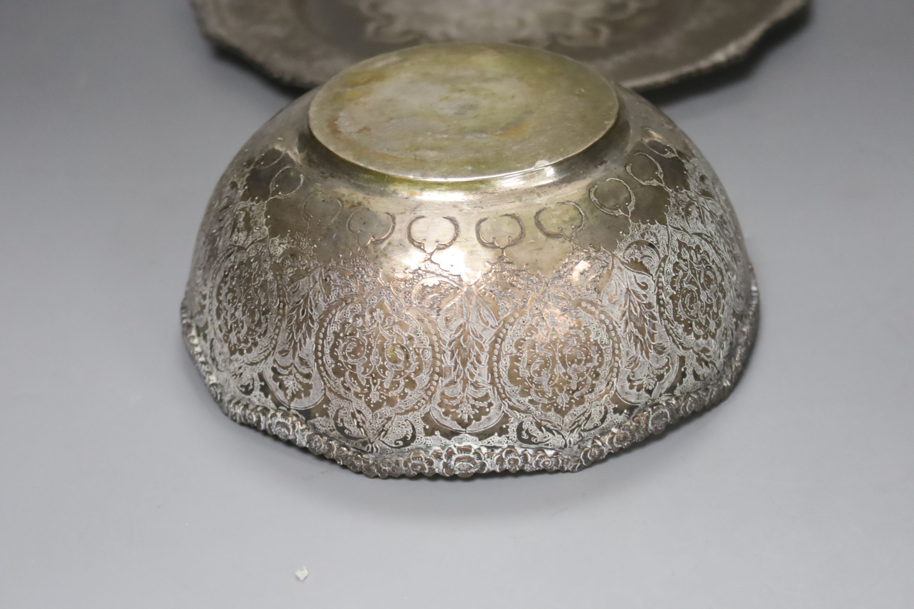 A Chinese Imari porcelain teapot with white metal cover, H 12cm, together with a 19th century Chinese blue and white jar, Kangxi marks to the underside, an eastern metal bowl and plate